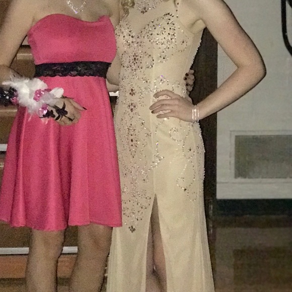 Formal Dress - Picture 4 of 11